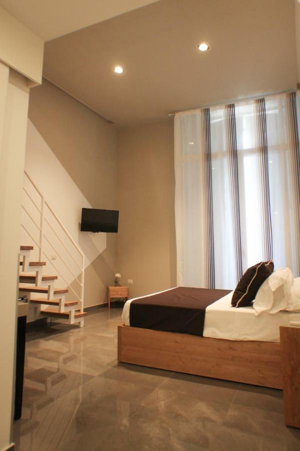 Affittacamere Be Italian Flat Piazza Bovio 22